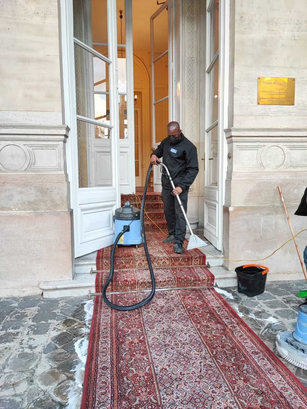 Shampouinage de moquette pour une ambassade